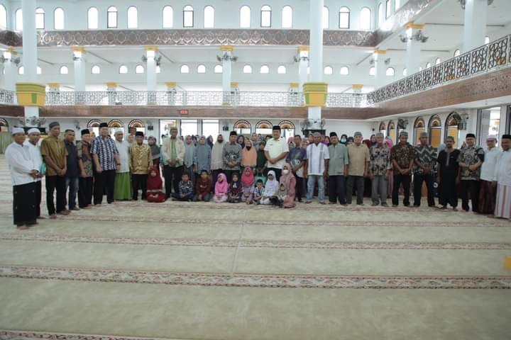 BKM Agung H. Achmad Bakri dan Bupati Asahan Salurkan Bantuan Kepada Anak Yatim dan Kaum Dhuafa