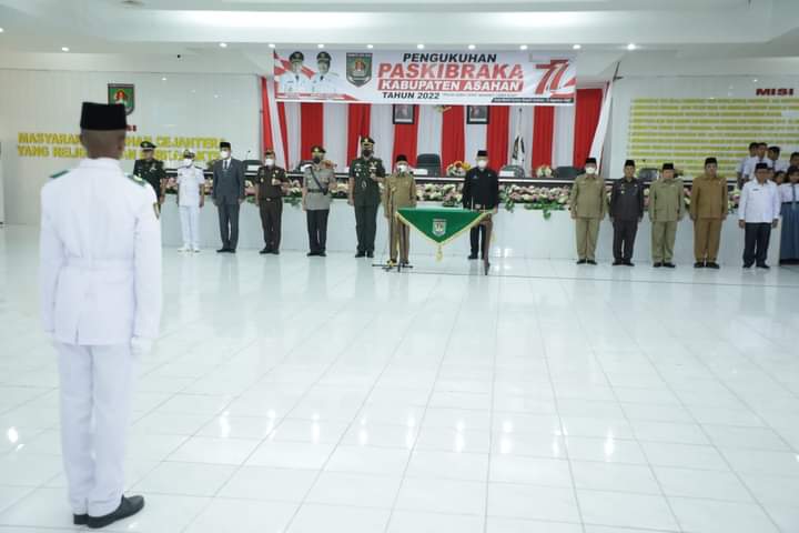 Bupati Asahan Kukuhkan Paskibraka Kabupaten Asahan Tahun 2022