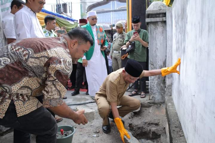 Bupati Asahan Letakan Batu Pertama Pembangunan Pintu Gerbang SD Al-Washliyah 80 Kisaran