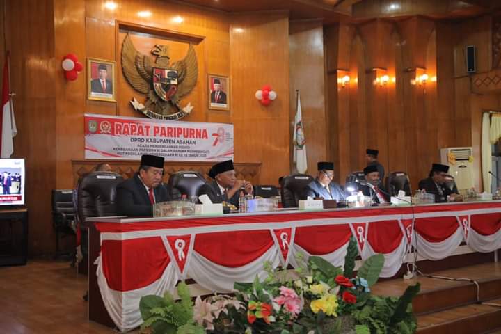 Bupati Asahan Mendengarkan Pidato Kenegaraan Presiden RI