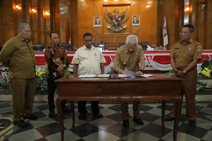 Bupati Asahan Sampaikan Pendapat Akhir di Paripurna DPRD