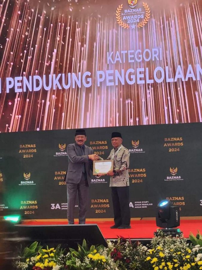 Bupati Asahan Terima Penghargaan Baznas Award 2024