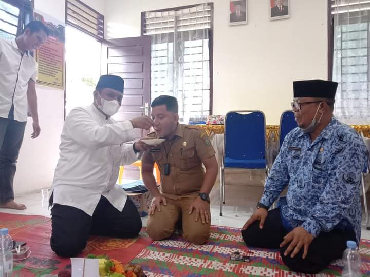 Camat Kisaran Timur Hadiri Acara Pisah Sambut antara Lurah Lama dengan Lurah Baru
