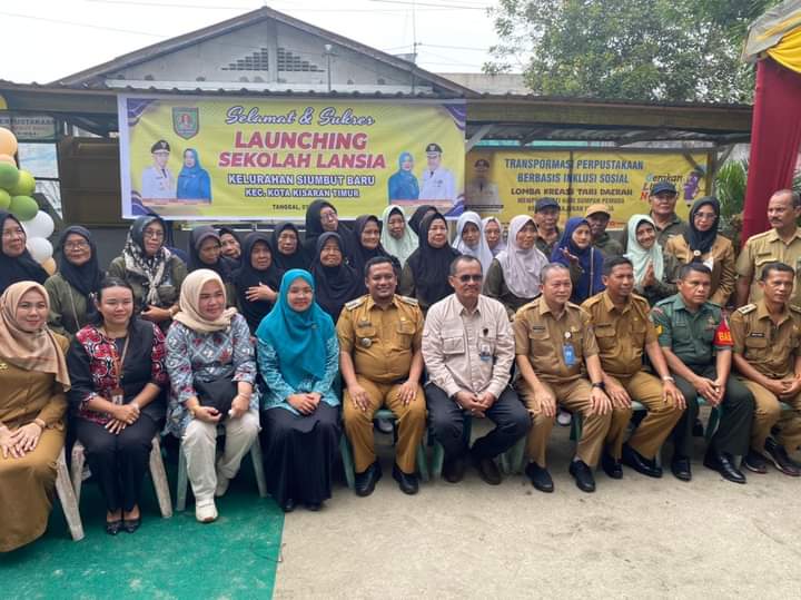 Camat Kota Kisaran Timur Apresiasi Inovasi Sekolah Lansia Kelurahan Siumbut Baru