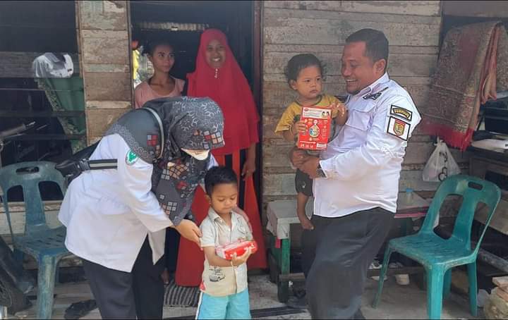 Camat Kota Kisaran Timur Bersama Ketua T.P PKK Lakukan Pemantauan Kesehatan Anak Balita