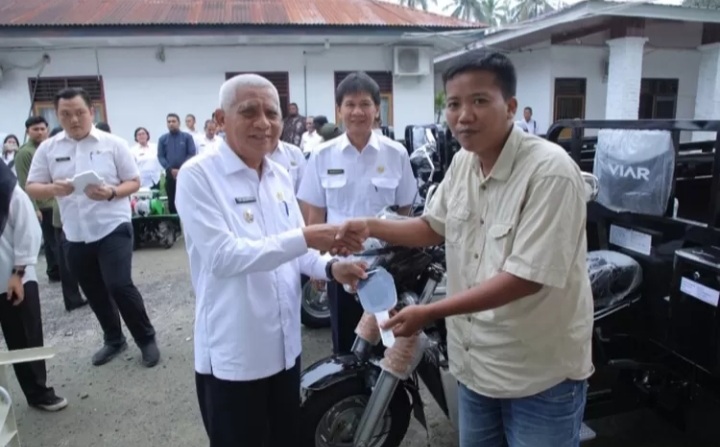 Pemkab Asahan Serahkan Bantuan Alat Mesin Pertanian Berikut Sosialisasi Cara Penggunaannya