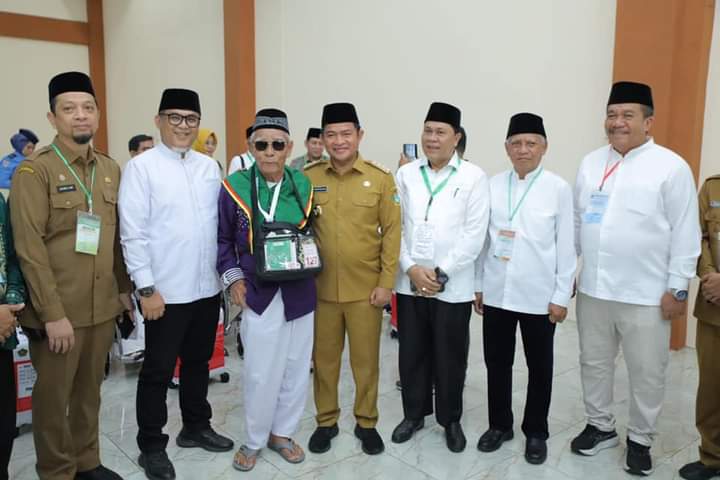 Pj Gubsu Bersama Bupati Asahan Lepas Jama’ah Calon Haji Kloter I