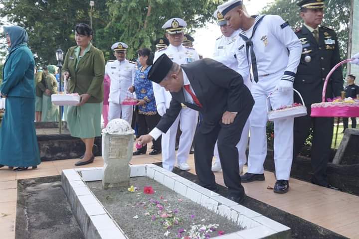 Pjs. Bupati Asahan Lakukan Upacara Ziarah Nasional dalam Rangka HUT Ke 79 TNI
