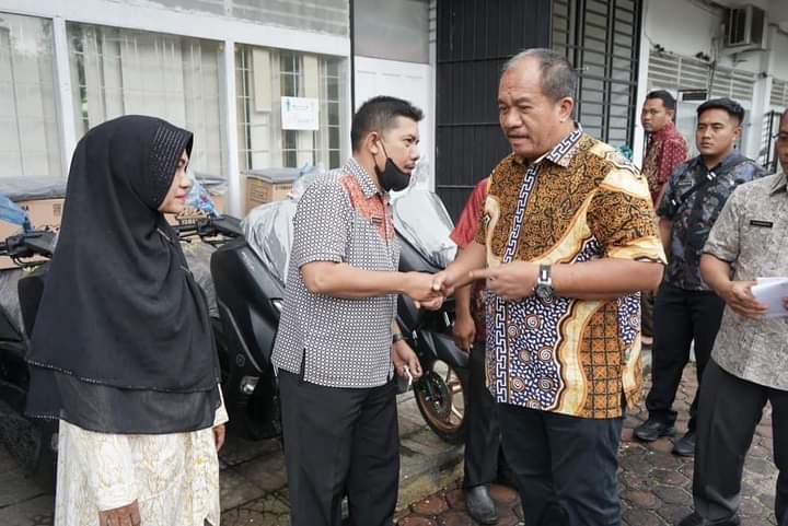 Wabup Asahan Serahkan Kendaraan Dinas