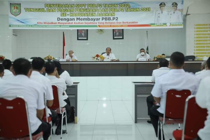 Wakil Bupati Asahan Hadiri Penyerahan SPPT PBB-P2 Tahun 2022