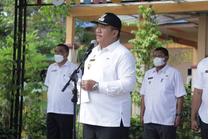 Wakil Bupati Asahan Menjadi Inspektur Upacara di SMP Negeri 1 Kisaran