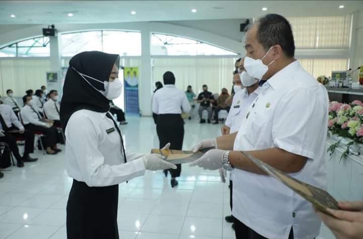 Wakil Bupati Asahan Serahkan Putusan Bupati Asahan Tentang Pengangkatan PPPK Tahap II Tahun 2021