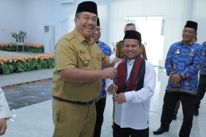 Wakil Bupati Asahan Upah Upah 64 Jama’ah Calon Haji Anggota Korpri Asahan