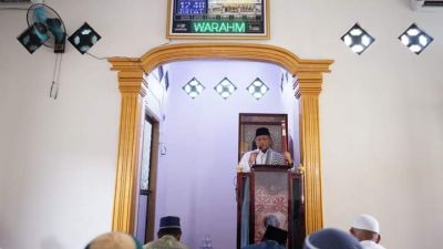 Plt Wali Kota Jadi Khatib Jum'at di Masjid Nurul Huda Pasar Traktor